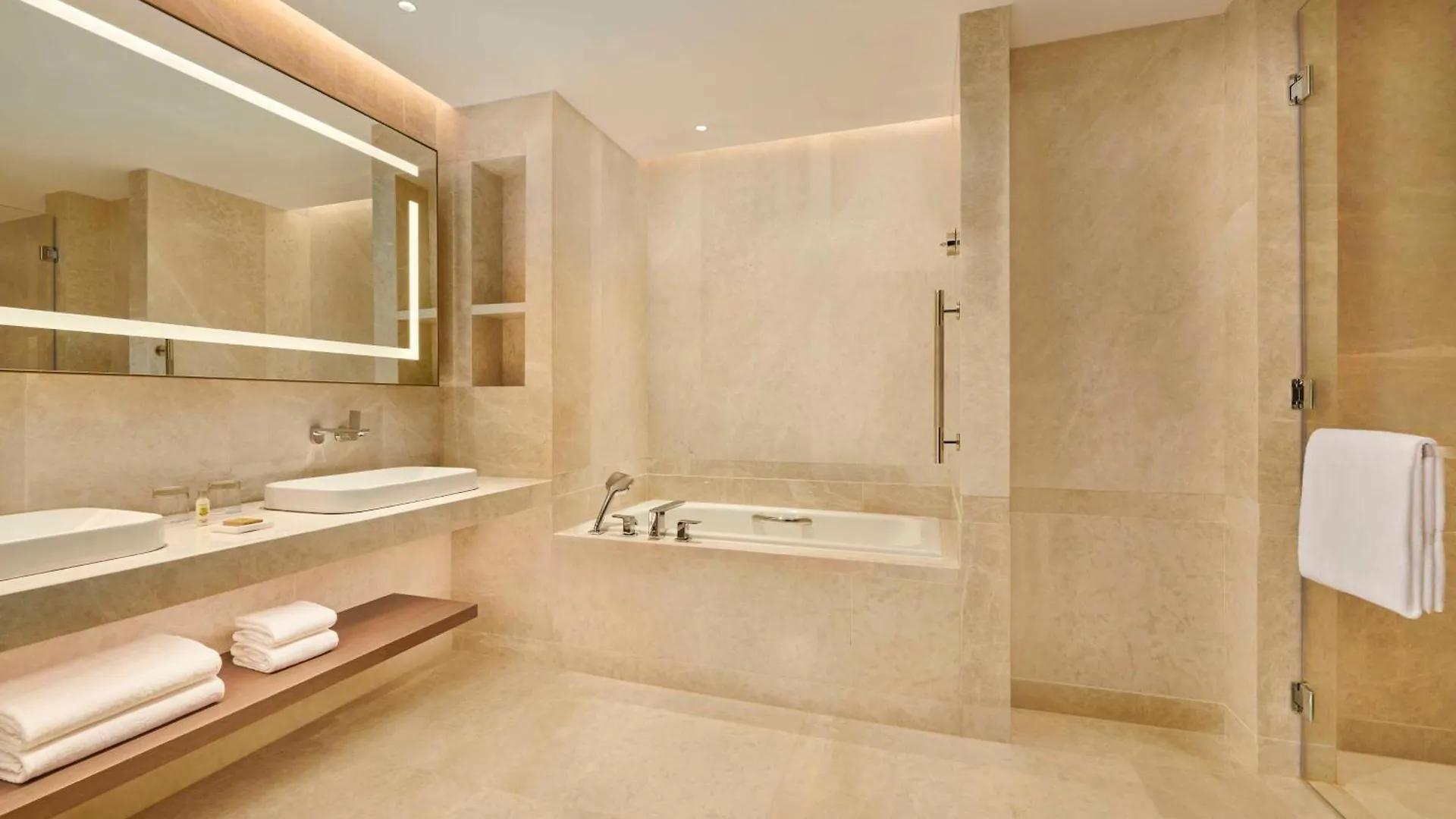 Hilton Garden Inn Suzhou Wuzhong 3*, Szucsou
